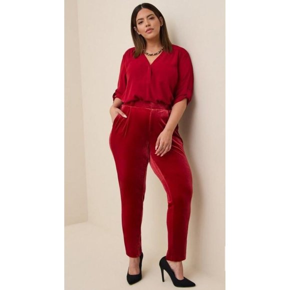Torrid Womens Red Relaxed Taper Velvet High Rise Pants Flat Front Size 18‎ NWT - Picture 2 of 13